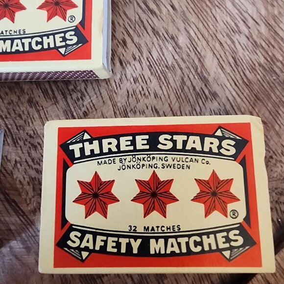 Vintage Match Box Three Stars Safety Matches Sweden 5-Boxed Matches - Picture 2 of 4